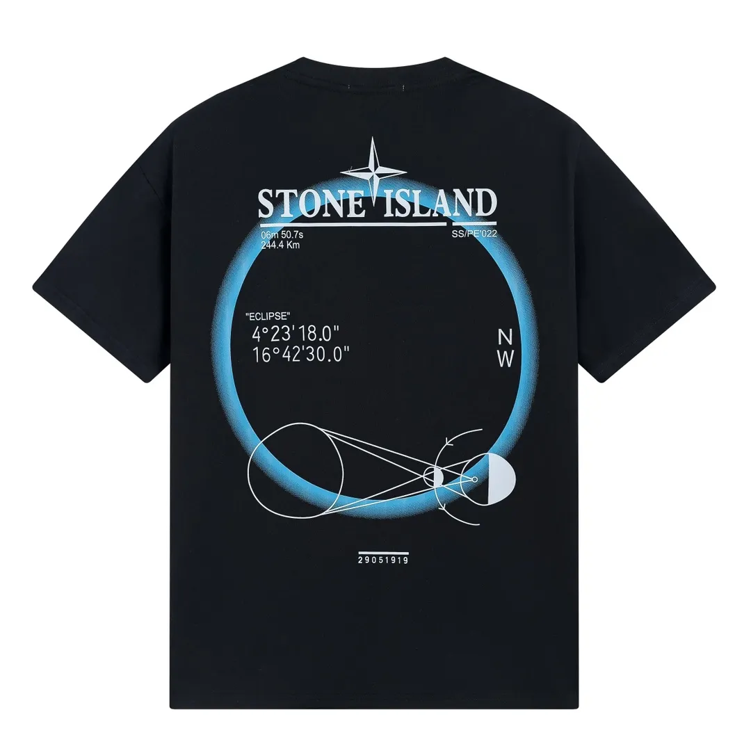 W611#P110💰 [Stone lsland/Stone Island summer new eclipse halo short-sleeved T-shirt] ⚠️[Original creation with high control of details] -The fabric is selected from 230g pure cotton combed cotton fabric, which is soft and comfortable to the touch, sweat-absorbent and breathable. -Simple basic and versatile style, original quality, the first choice for couples. -Made by a large factory, four needles and five threads on the shoulder, neat alignment, high quality workmanship. -Same style for men and women, very versatile One piece by hand, the details are clearly visible. Color: Black White Size: M L